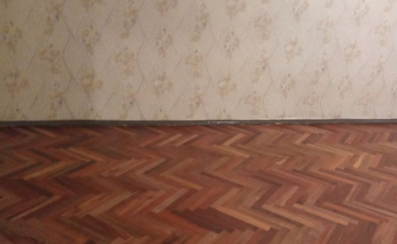 Простая домашняя хитрость: чистым будет не только пол —  всего три шага и соль