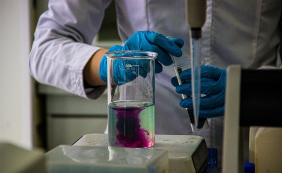 Доля молодых исследователей растет среди российских ученых, заявил эксперт